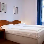 维拉约斯芬娜酒店 招待所